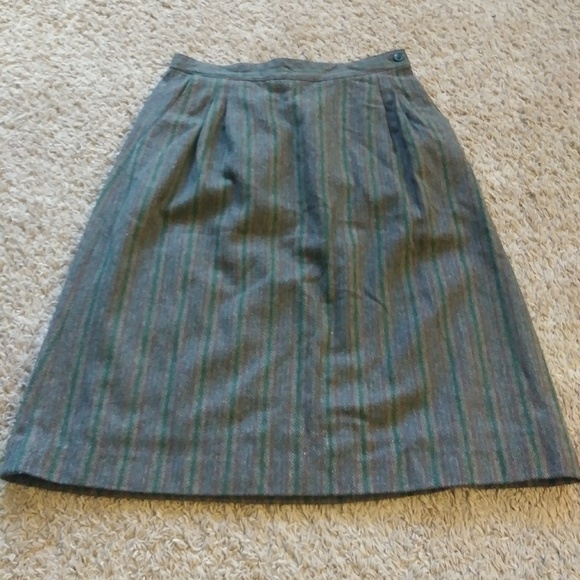 A Vintage Green Herringbone Pattern Wool Skirt - Picture 2 of 7